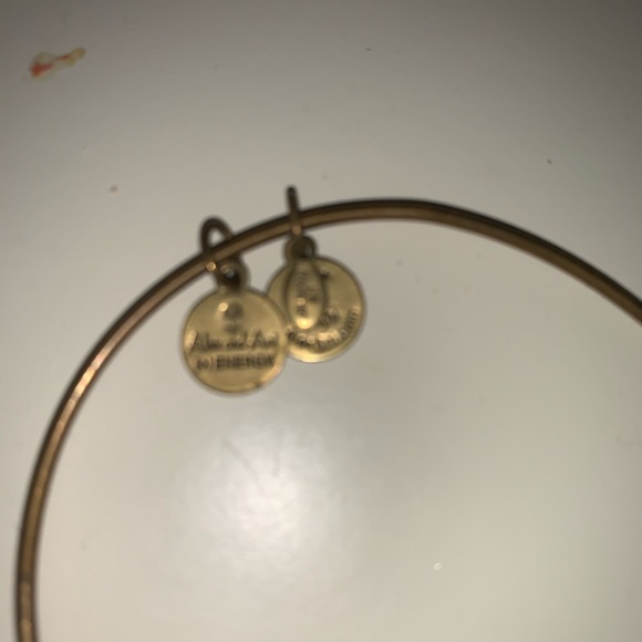 Good bracelet (pretty work but still nice) - Picture 3 of 4